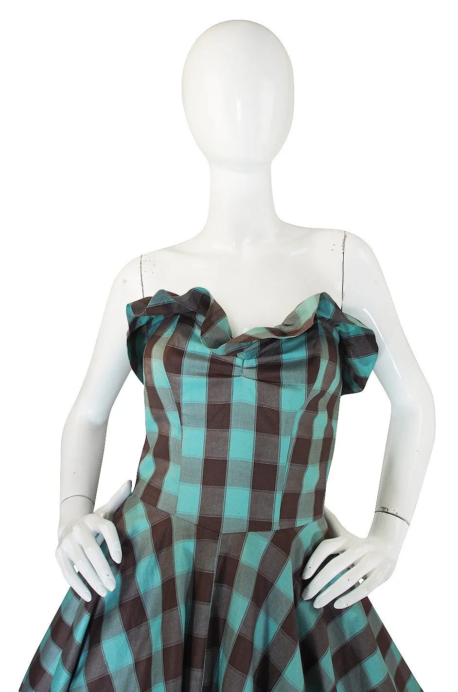 1950s Gorgeous Strapless Checked Full Skirt Dress