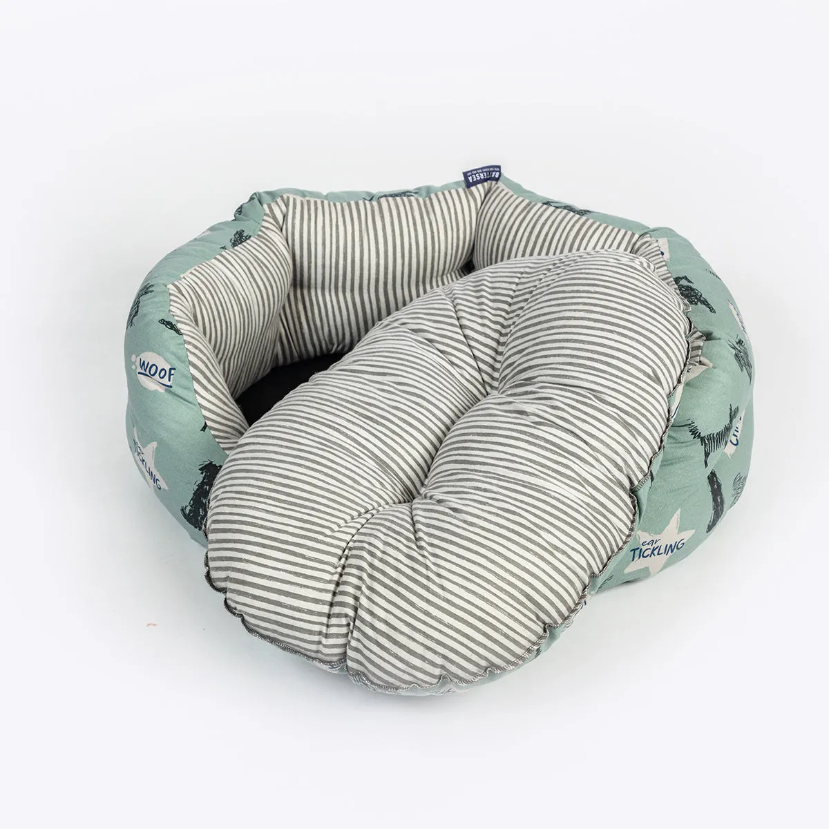 Battersea Playful Dogs Deluxe Slumber Bed