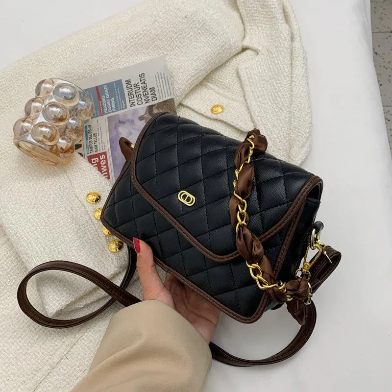 MAYTRENDS  - Quilted Flap Bag