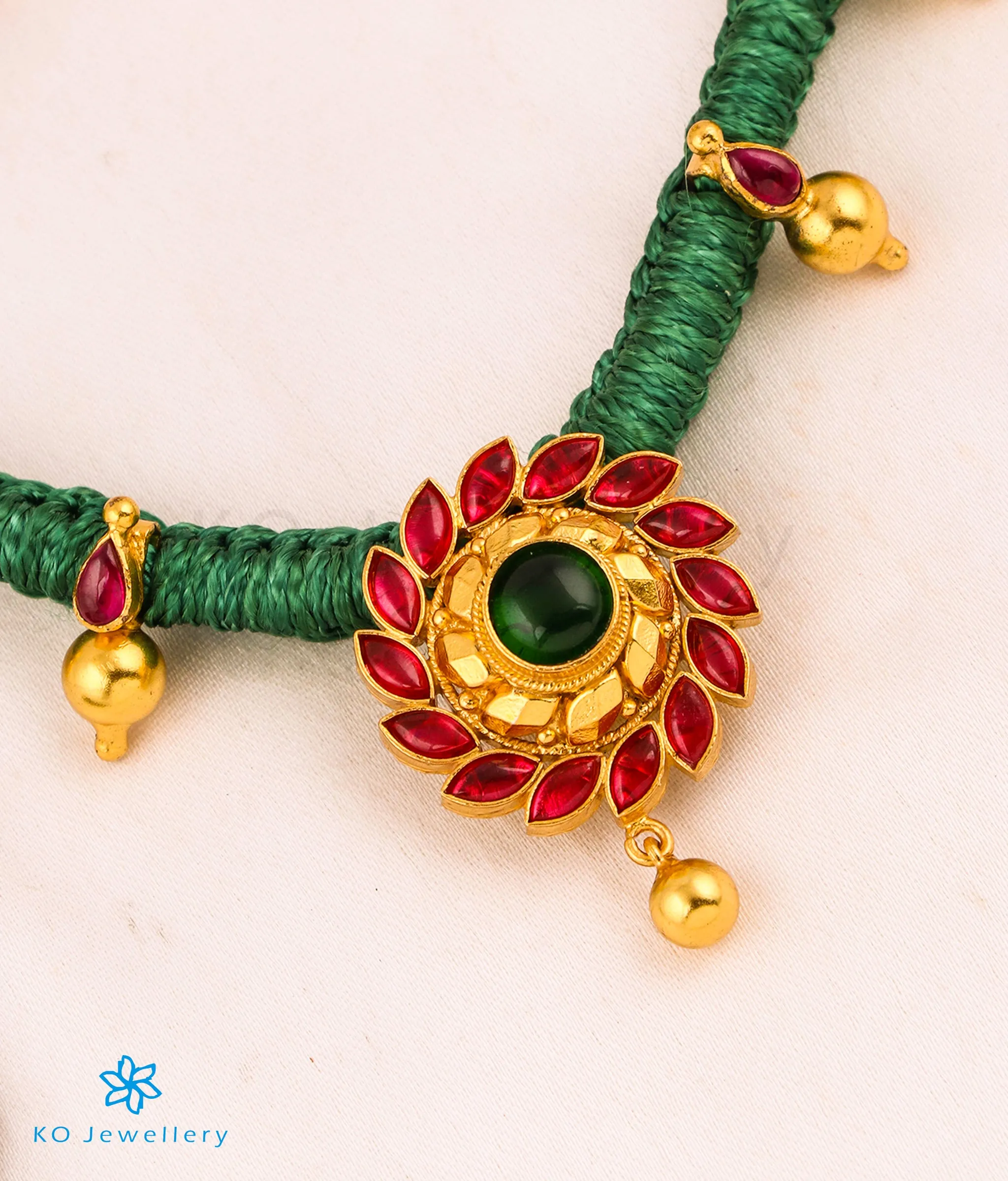 The Aamod Silver Ornate Kempu Necklace (Green)